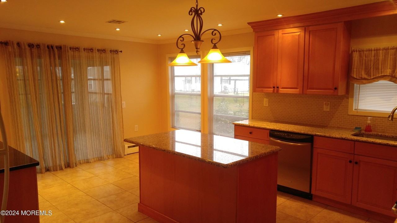 48 Rodhos St - Photo 4 of 11