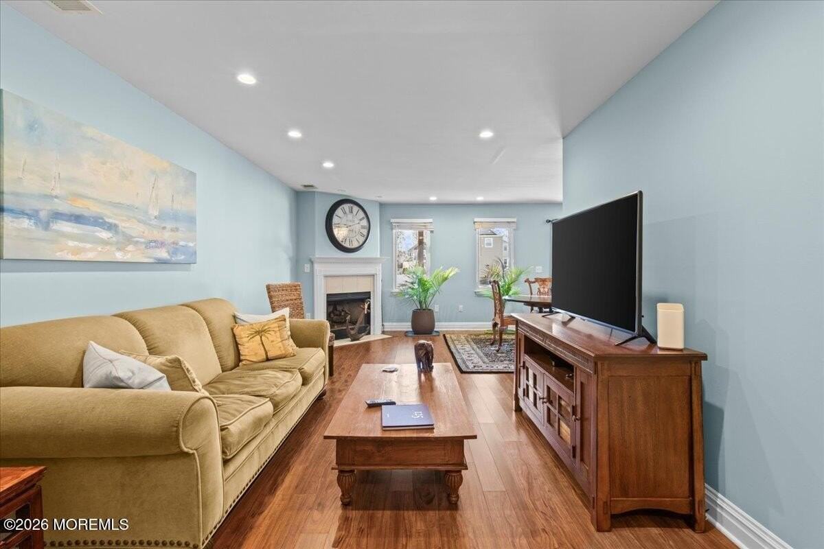 26 Bayview Ct - Photo 3 of 32