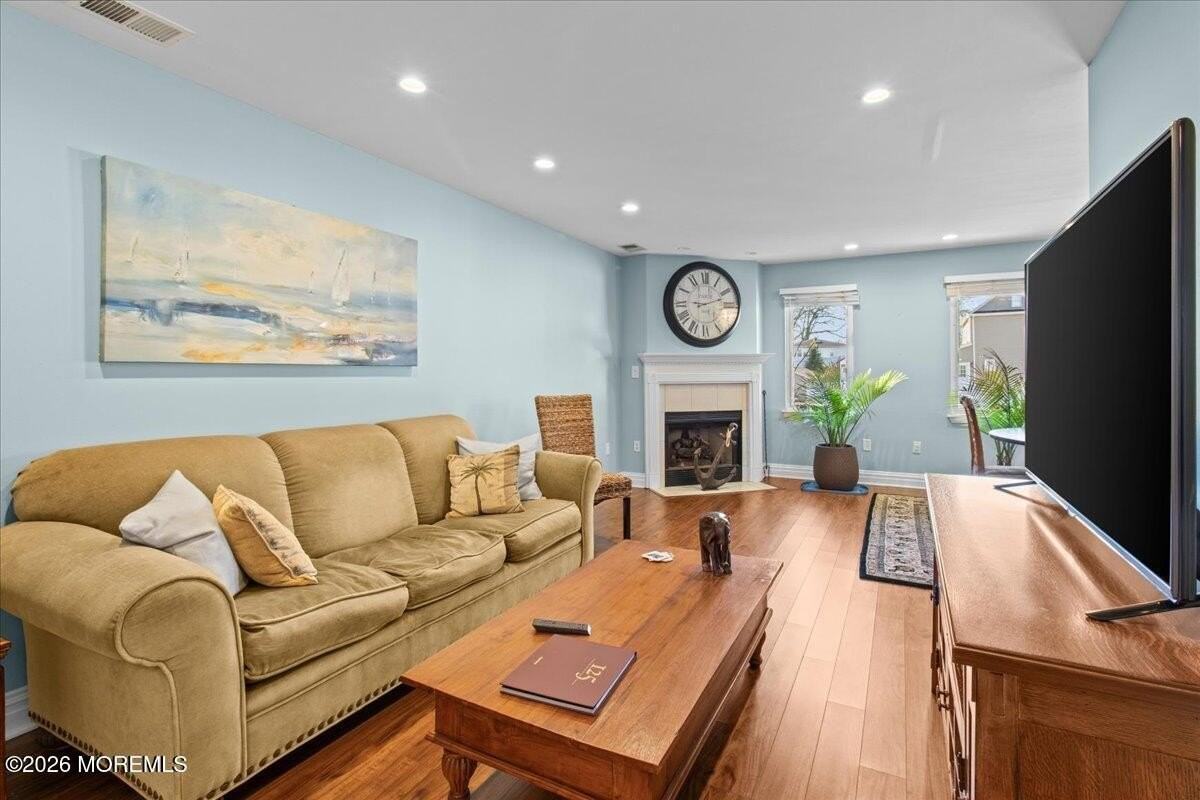 26 Bayview Ct - Photo 4 of 32