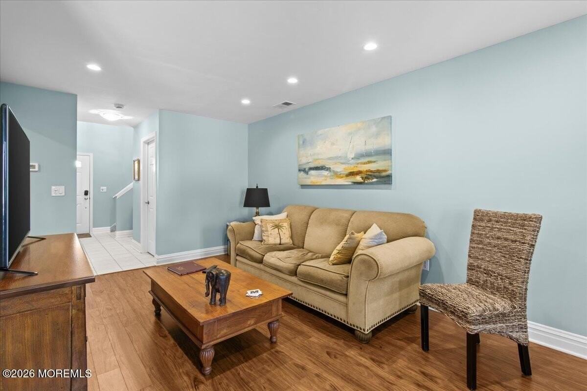 26 Bayview Ct - Photo 6 of 32