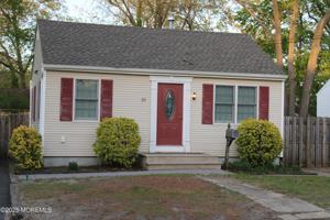 featured image of 21 Coolidge Dr