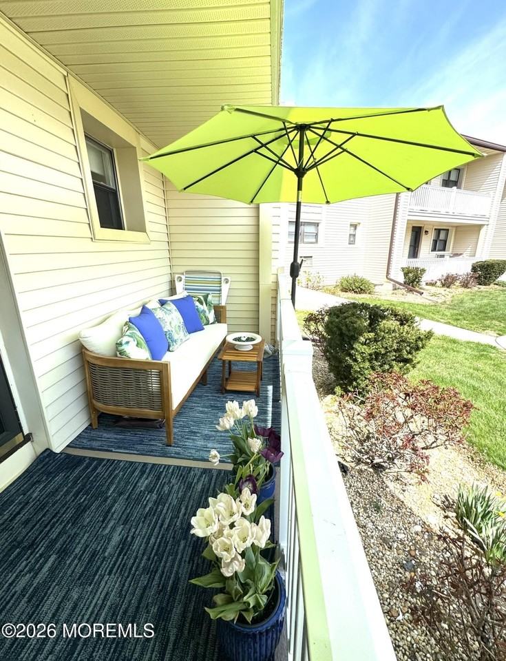 101 Wharfside Dr - Photo 2 of 19