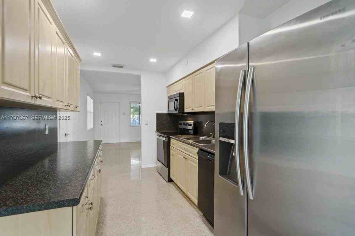 50 Northeast 45th Court - Photo 4 of 21