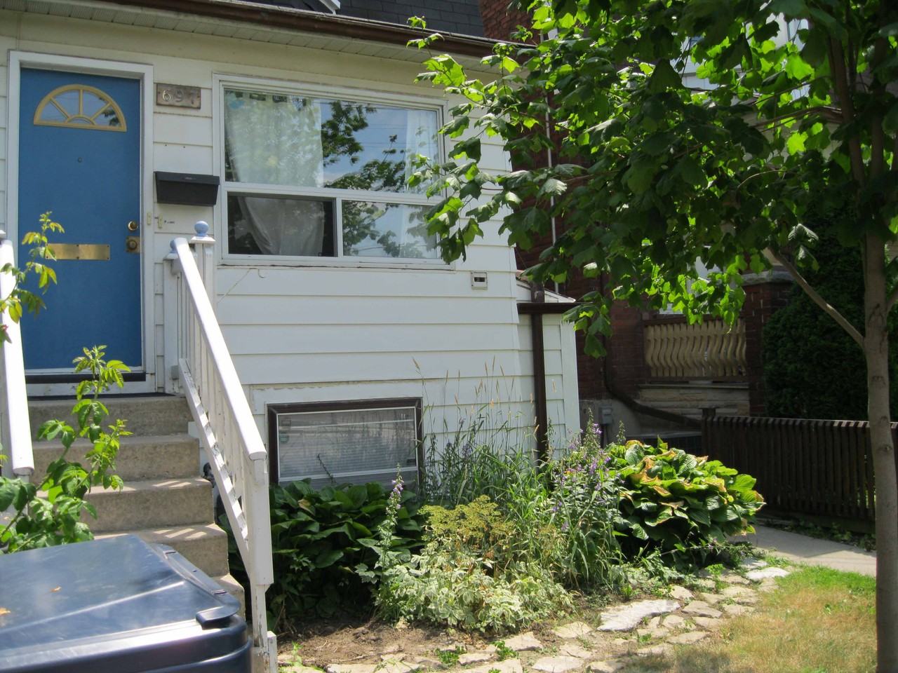 697 Dupont Street - Photo 7 of 11