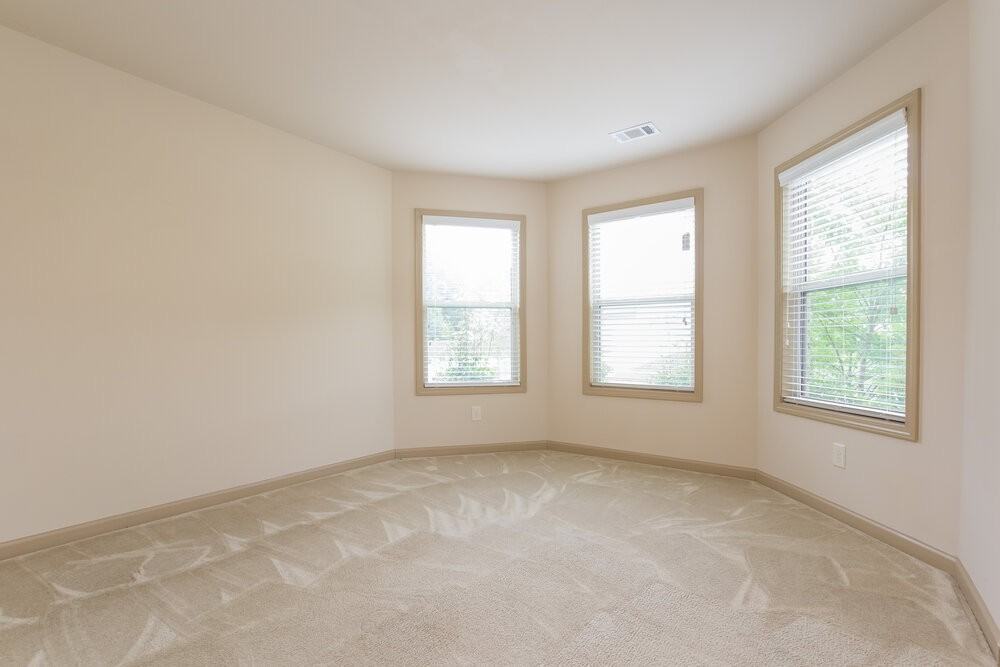 1828 Bridle Rd - Photo 2 of 15