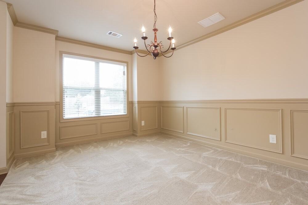 1828 Bridle Rd - Photo 3 of 15