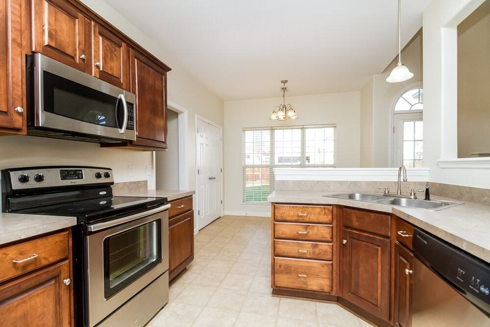 4029 Kristen St - Photo 7 of 17