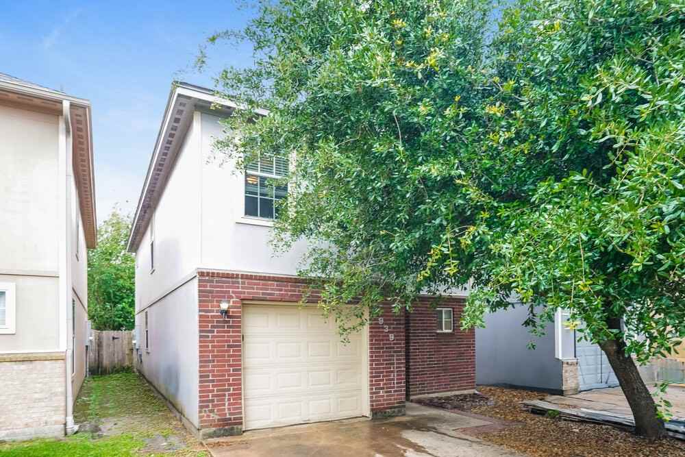 4939 N Cancun Dr - Photo 4 of 17