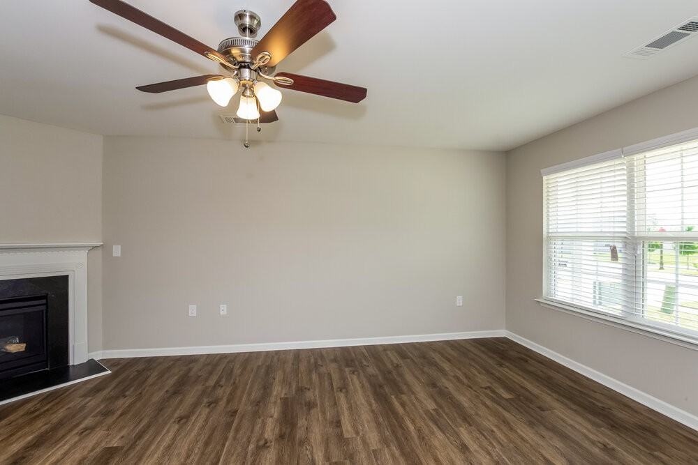 1624 Eastway Dr - Photo 5 of 19