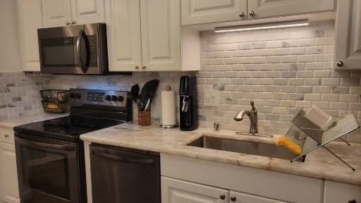 211 E Ohio St #2215 - Photo 3 of 13