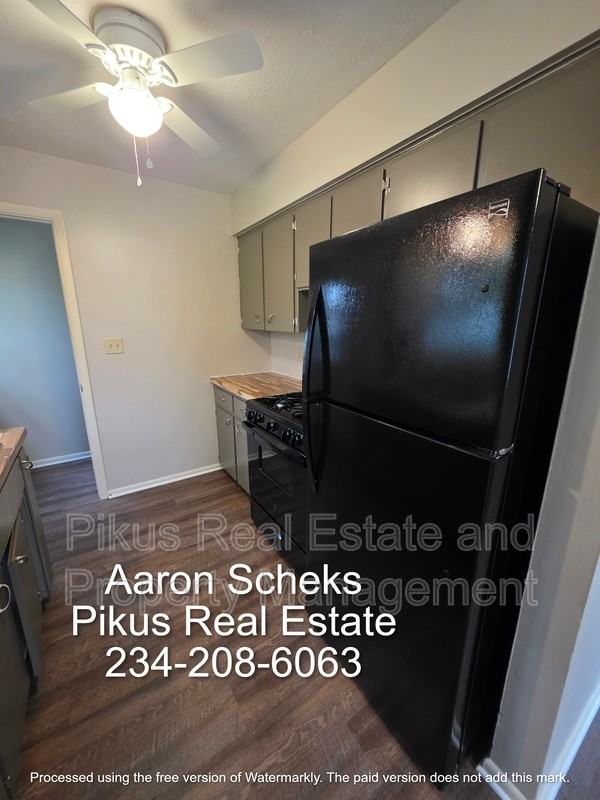 3637 Albrecht Ave - Photo 6 of 15