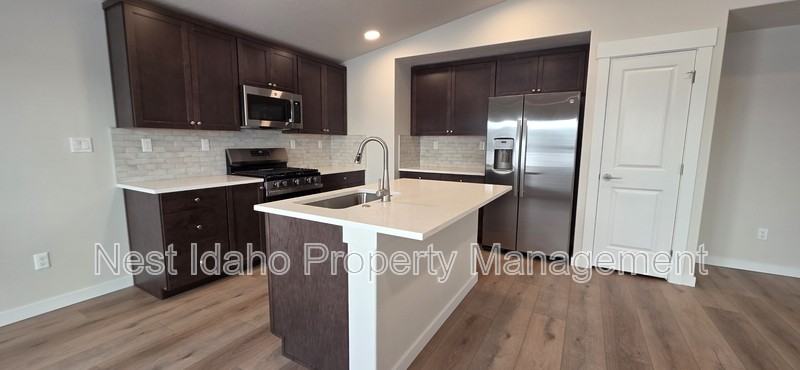 7228 W Rygate Dr - Photo 7 of 18