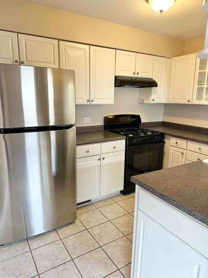 693 Savannah Ln - Photo 3 of 21