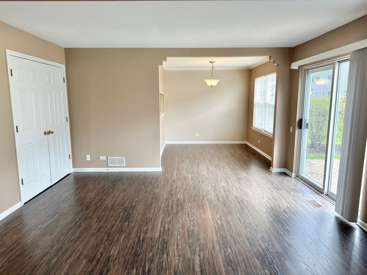 693 Savannah Ln - Photo 7 of 21