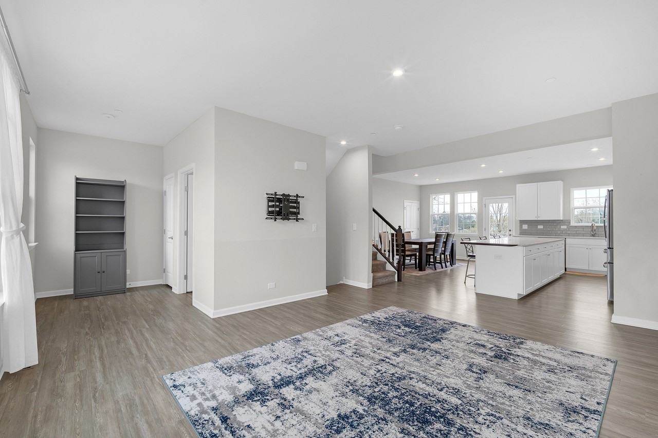 780 Weller Dr - Photo 5 of 34