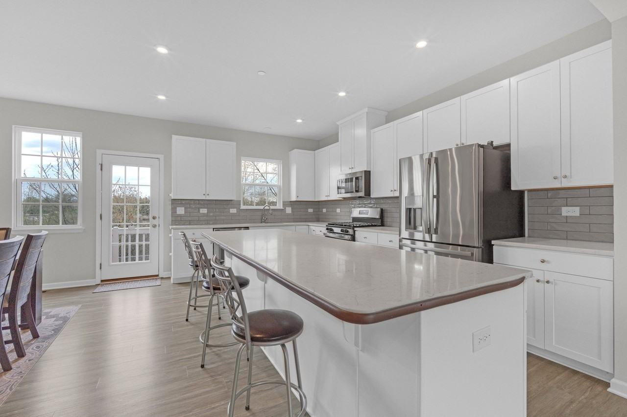 780 Weller Dr - Photo 7 of 34