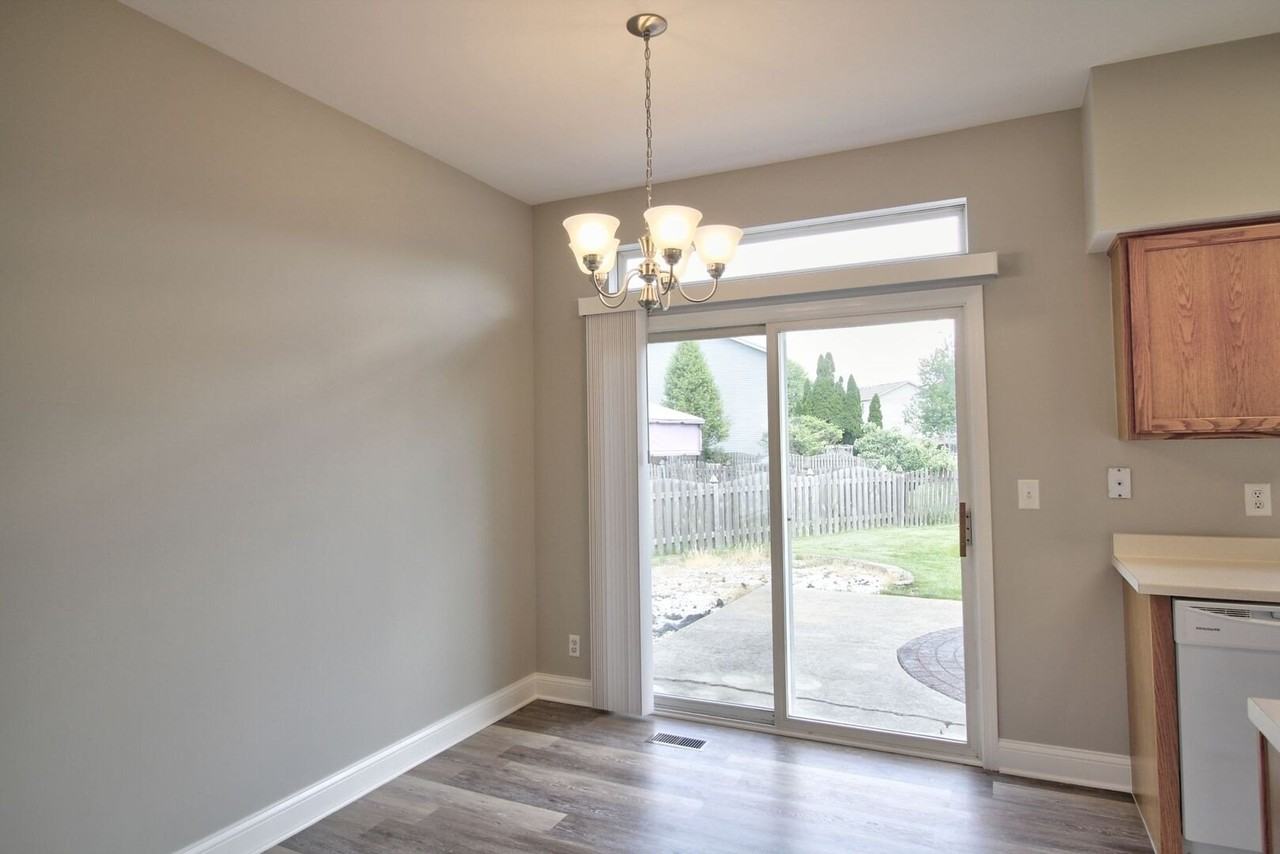 14056 Danbury Dr - Photo 6 of 16