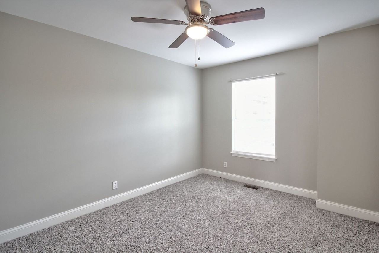 14056 Danbury Dr - Photo 7 of 16