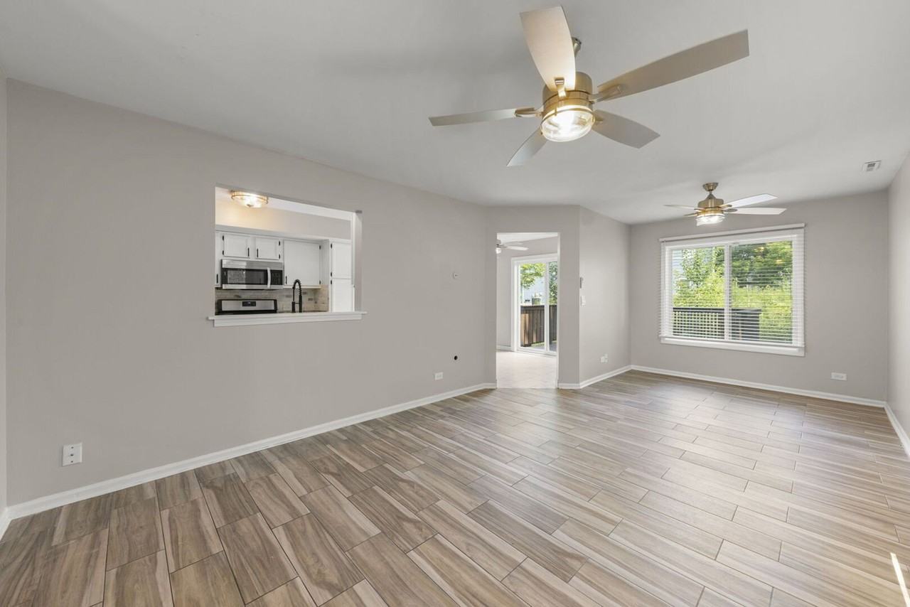 2661 Prairieview Ln N - Photo 3 of 20