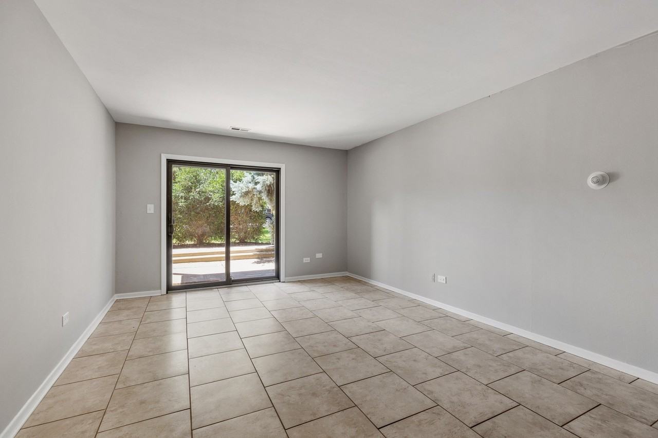 1444 Stonebridge Cir #H3 - Photo 7 of 16