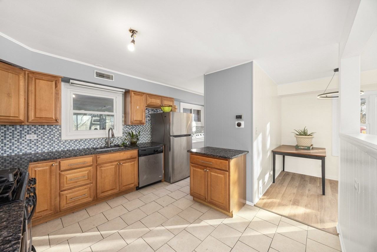 1309 S Naperville Rd - Photo 6 of 13