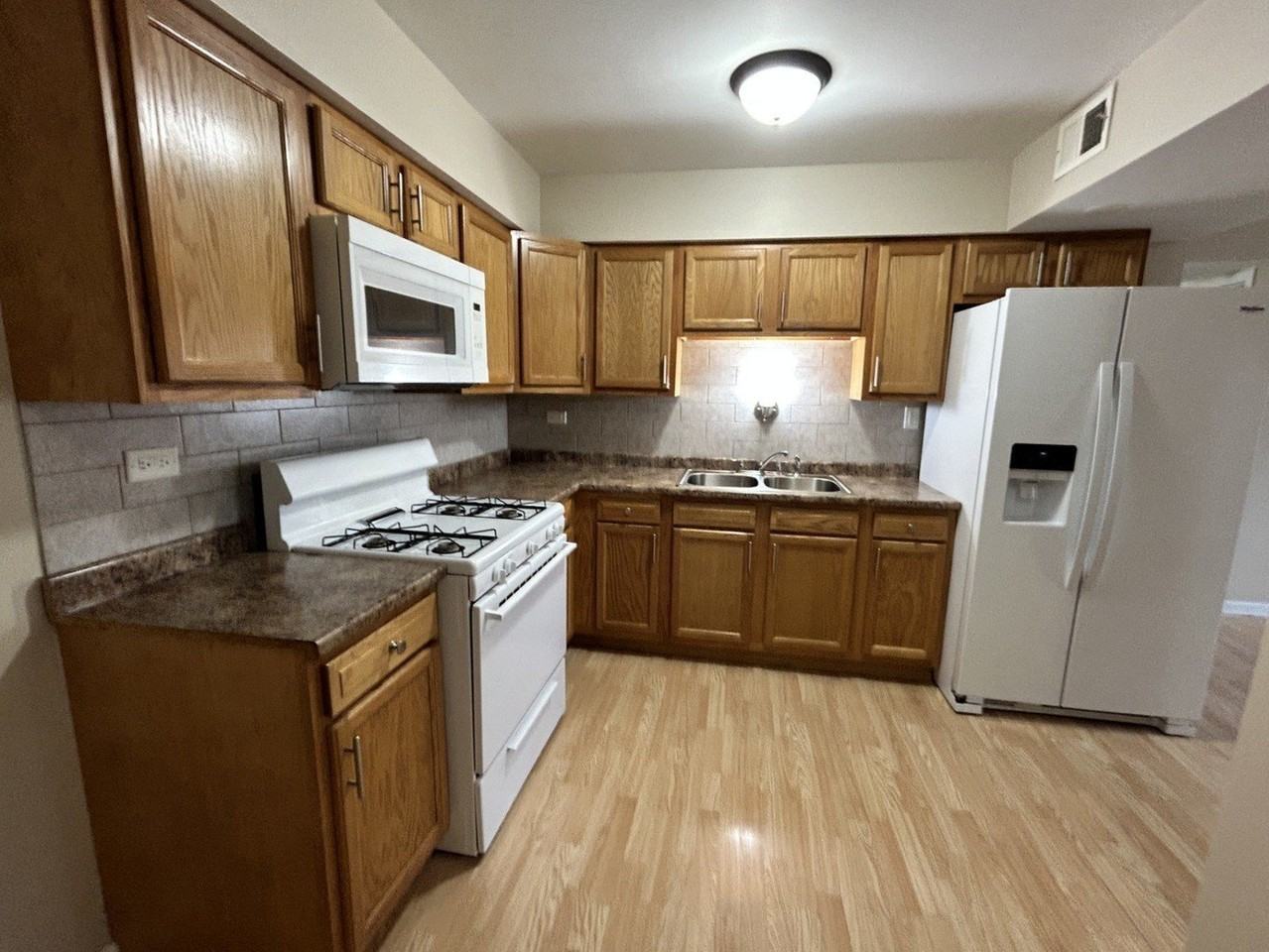 6616 104th Pl #5 - Photo 3 of 11