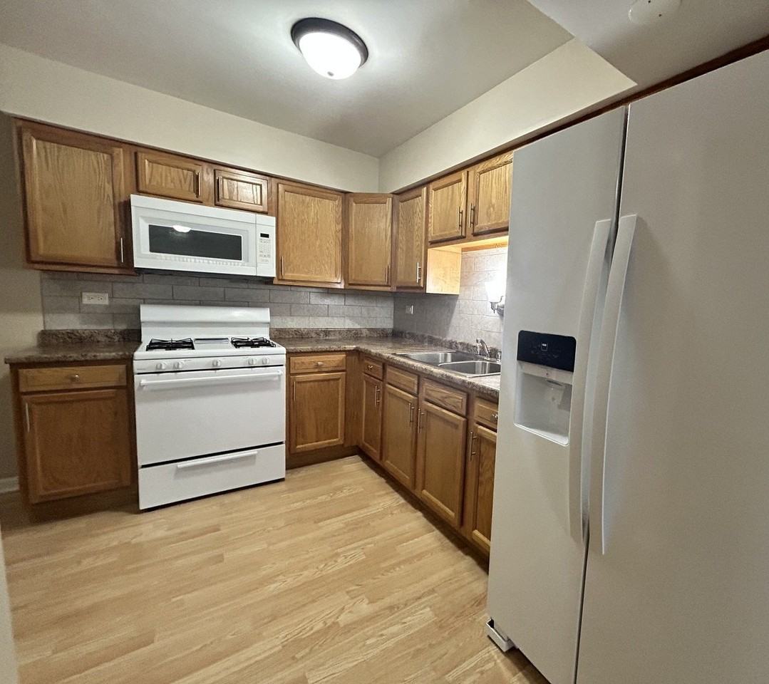 6616 104th Pl #5 - Photo 4 of 11
