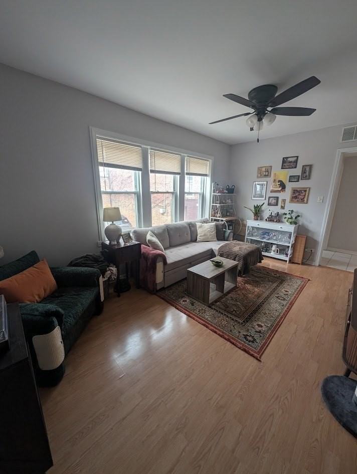 2344 W Barry Ave #1 - Photo 3 of 16