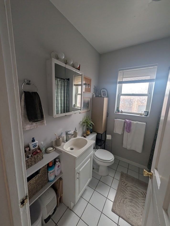 2344 W Barry Ave #1 - Photo 7 of 16