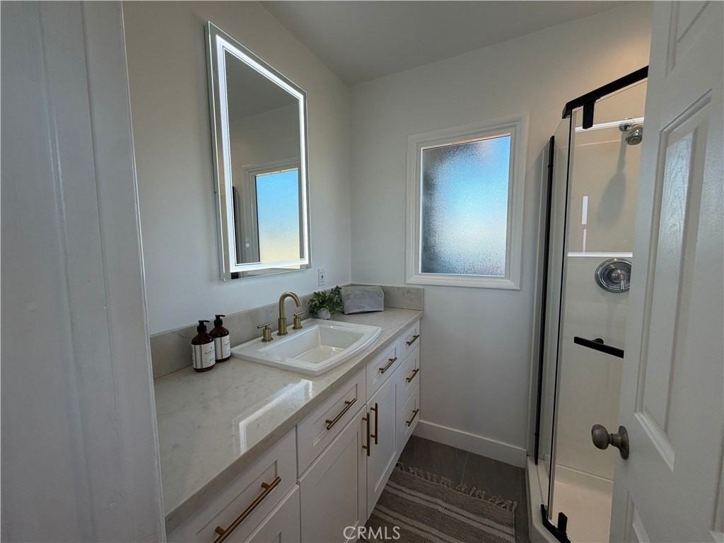 11012 Marklein Ave - Photo 5 of 30