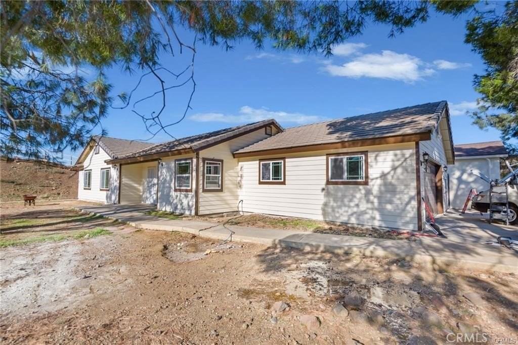 6401 Hubbard Rd - Photo 2 of 21
