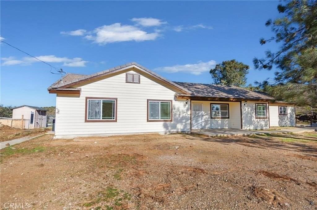 6401 Hubbard Rd - Photo 4 of 21