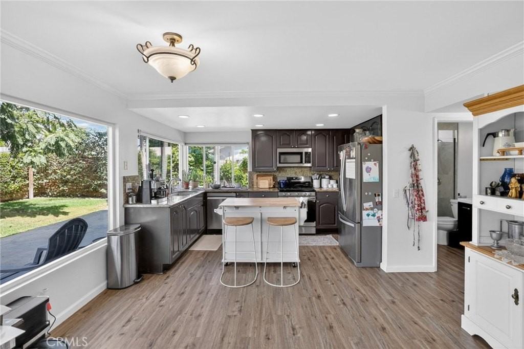 8631 Larkport Dr - Photo 4 of 26