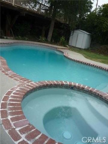 26141 Hatmor Dr - Photo 5 of 36