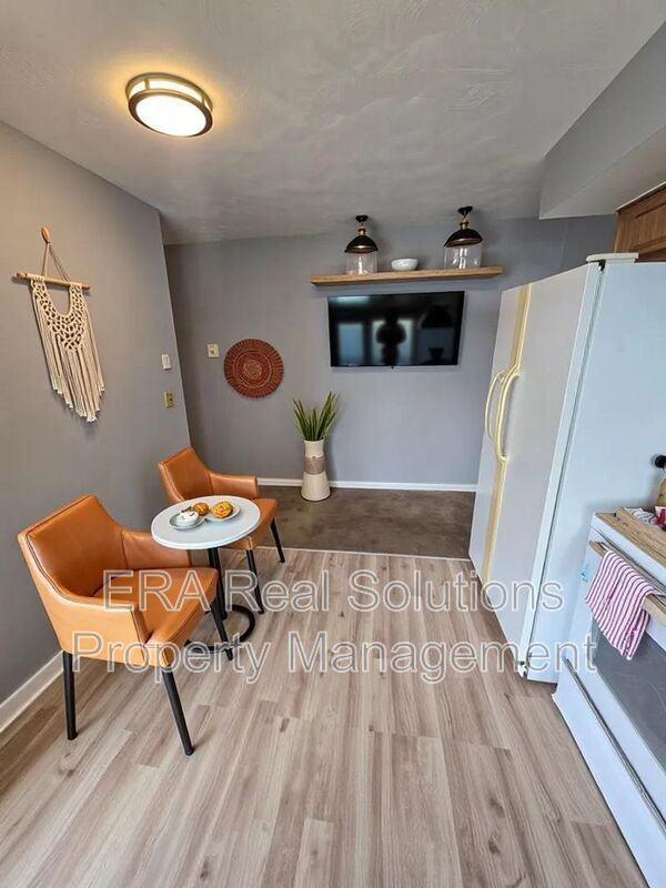 1003 E 21st Ave - Photo 3 of 15