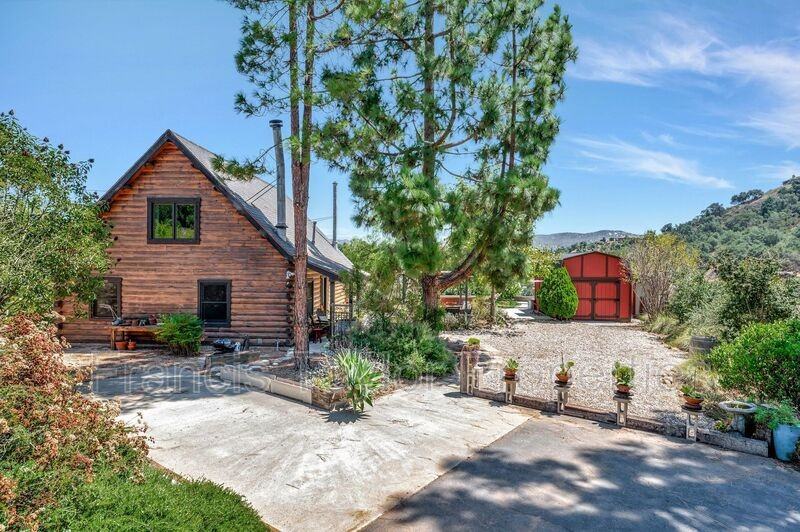 2689 Daisy Ln - Photo 6 of 47