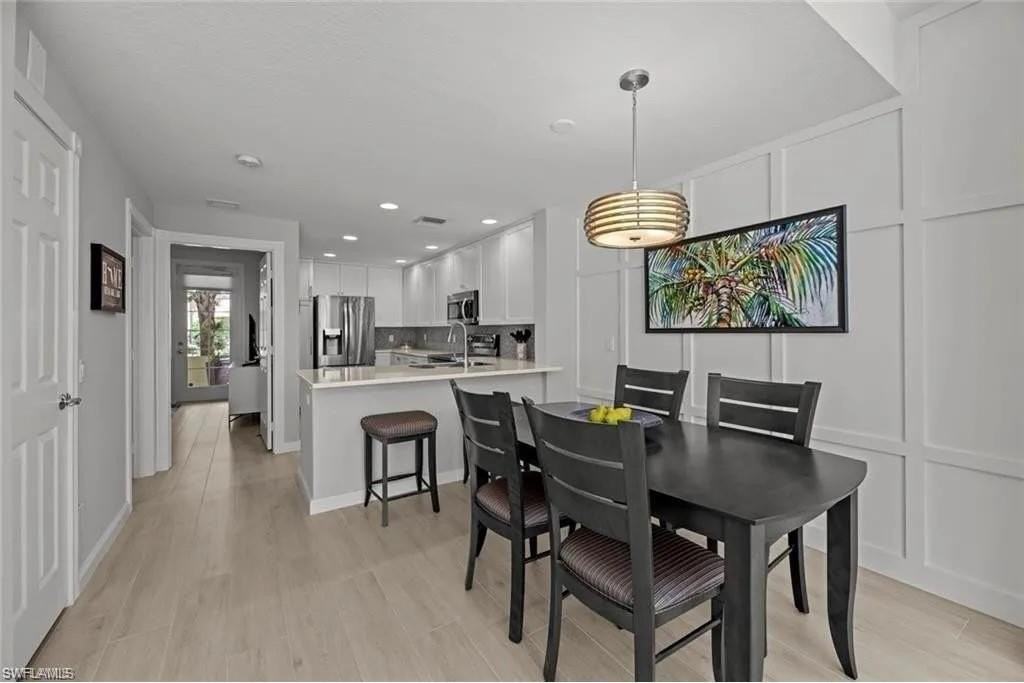 15561 Latitude Dr - Photo 3 of 27