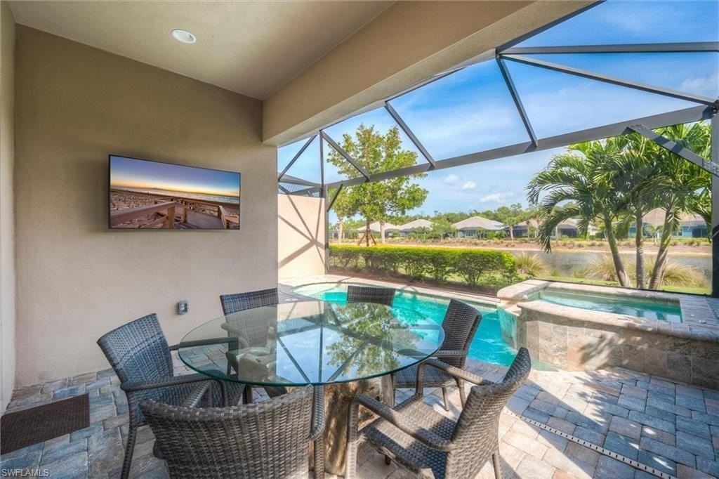 5743 Highbourne Dr - Photo 3 of 36