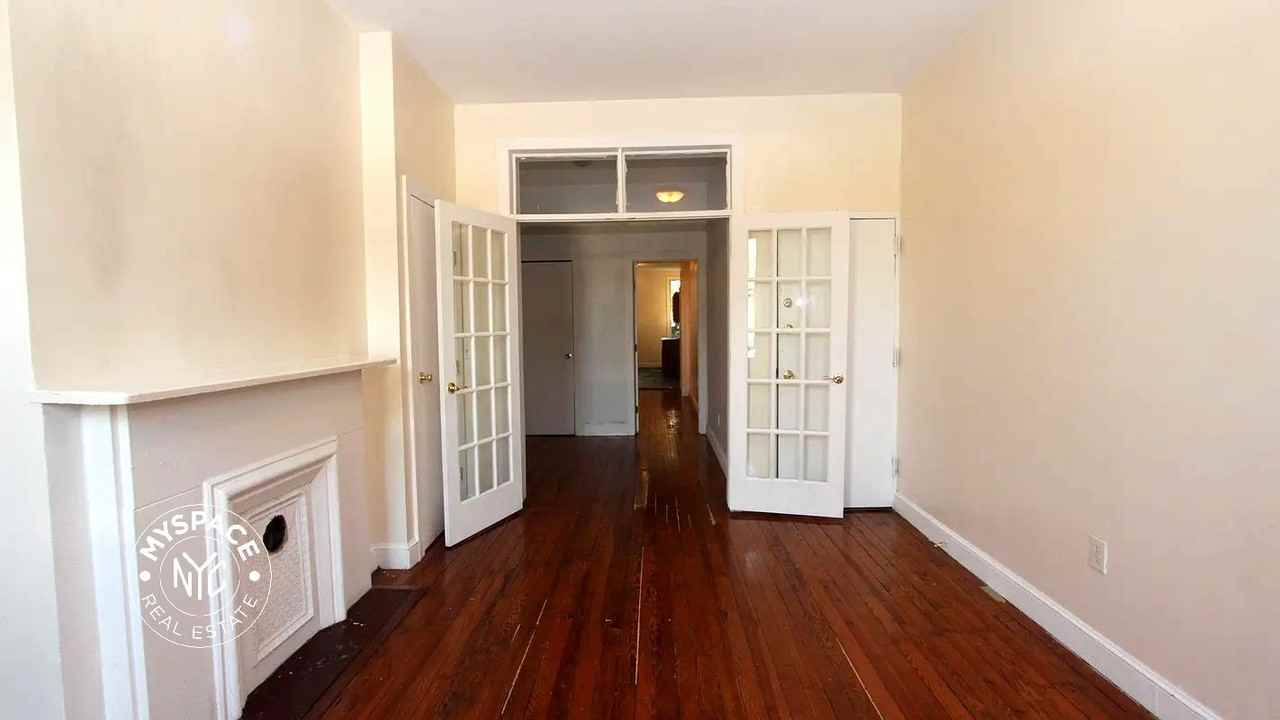 61 Morgan Ave #3L - Photo 2 of 9