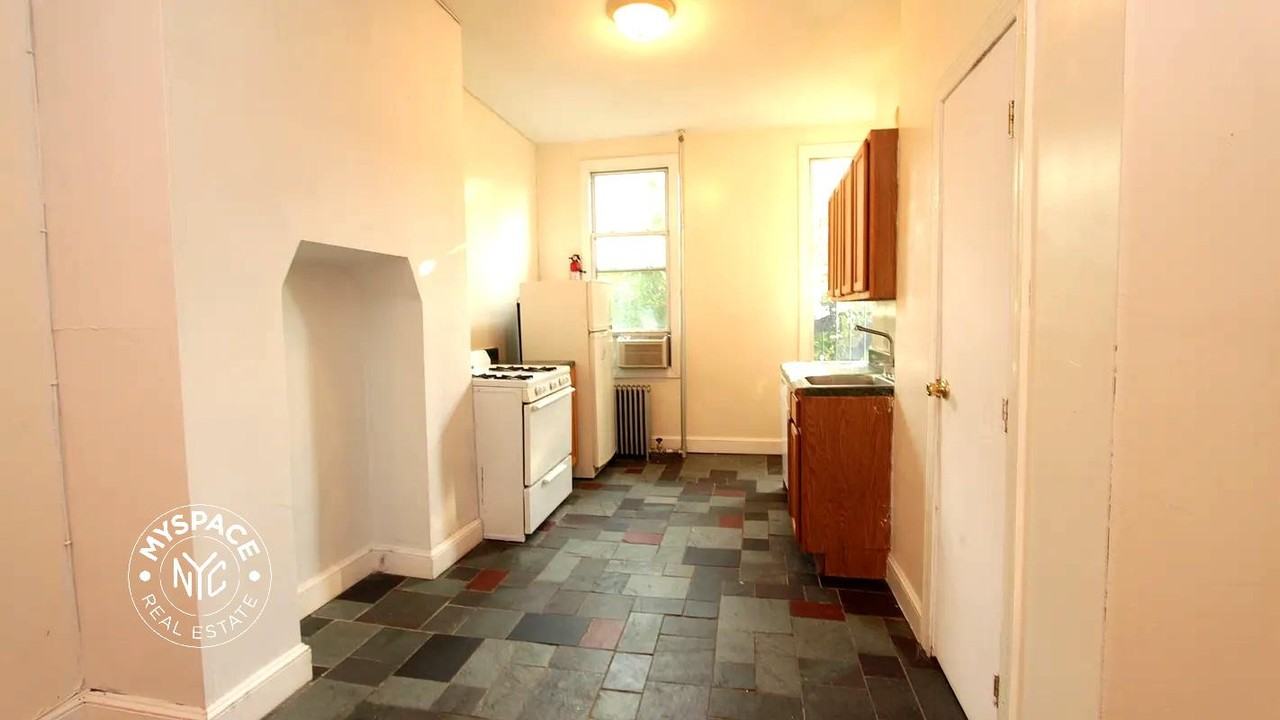 61 Morgan Ave #3L - Photo 7 of 9