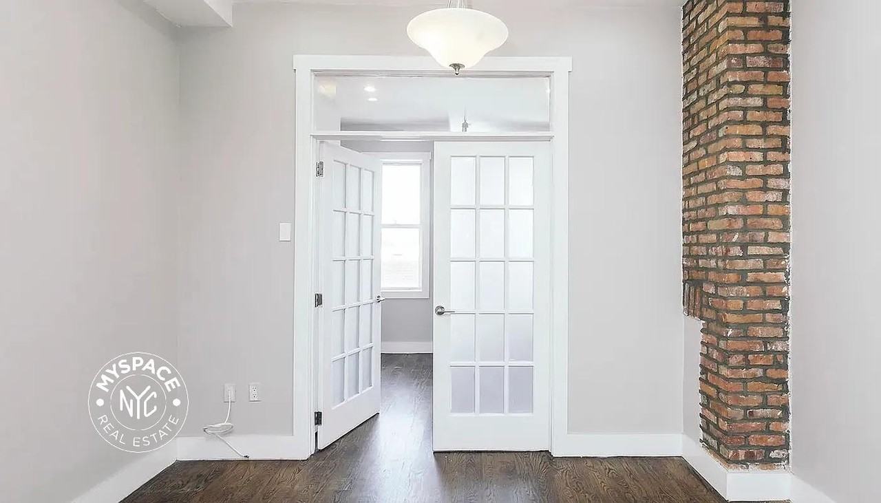 295 Maujer St #2L - Photo 2 of 7