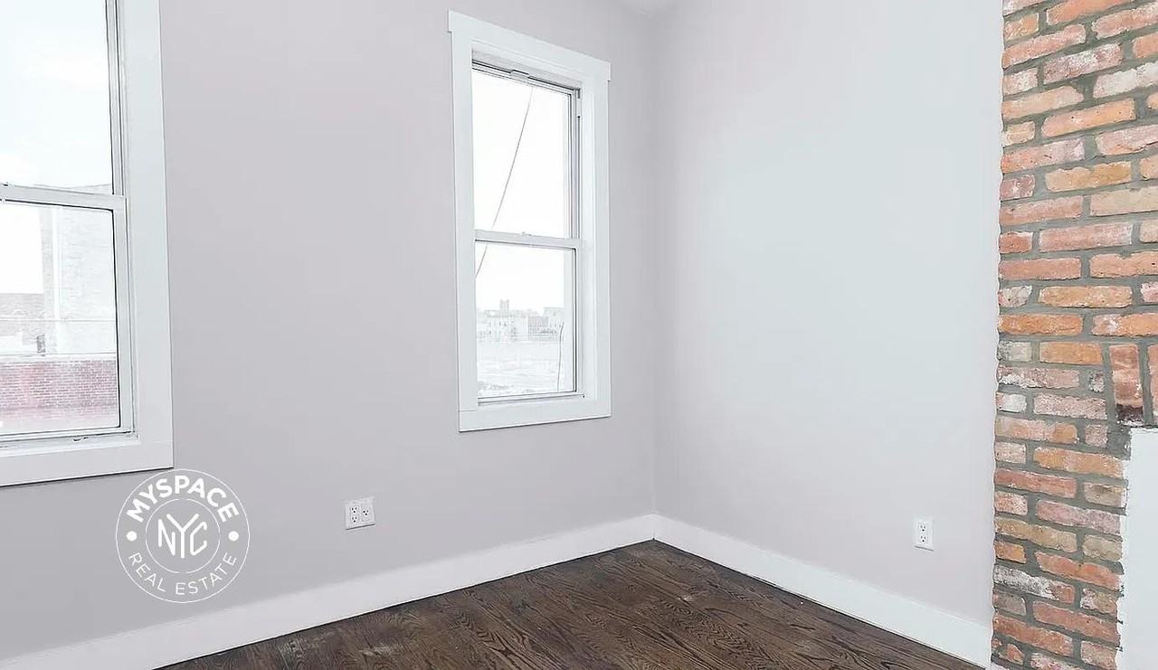 295 Maujer St #2L - Photo 6 of 7