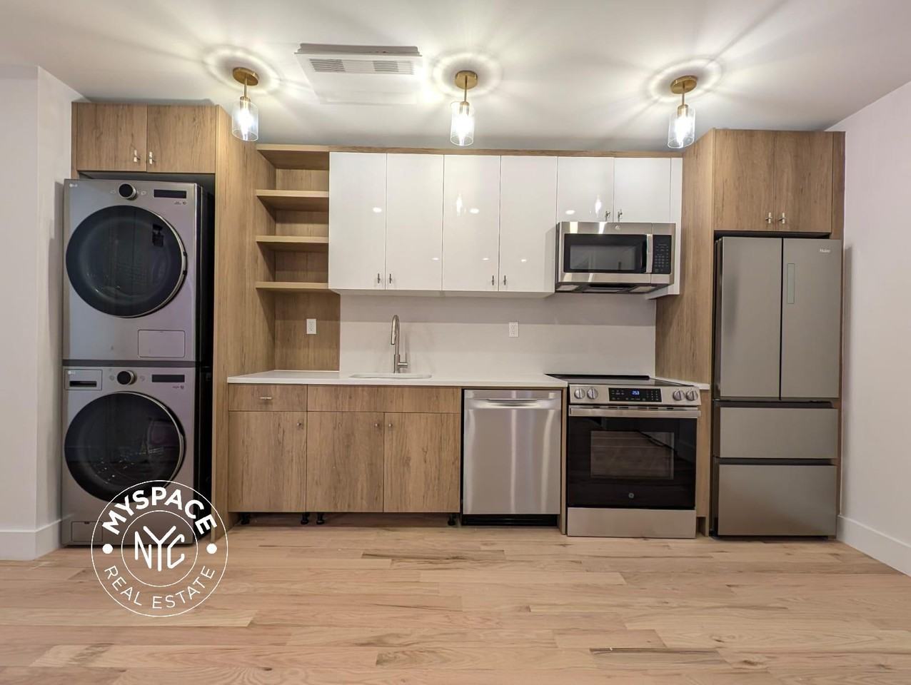 376 Montgomery St #2C - Photo 3 of 5