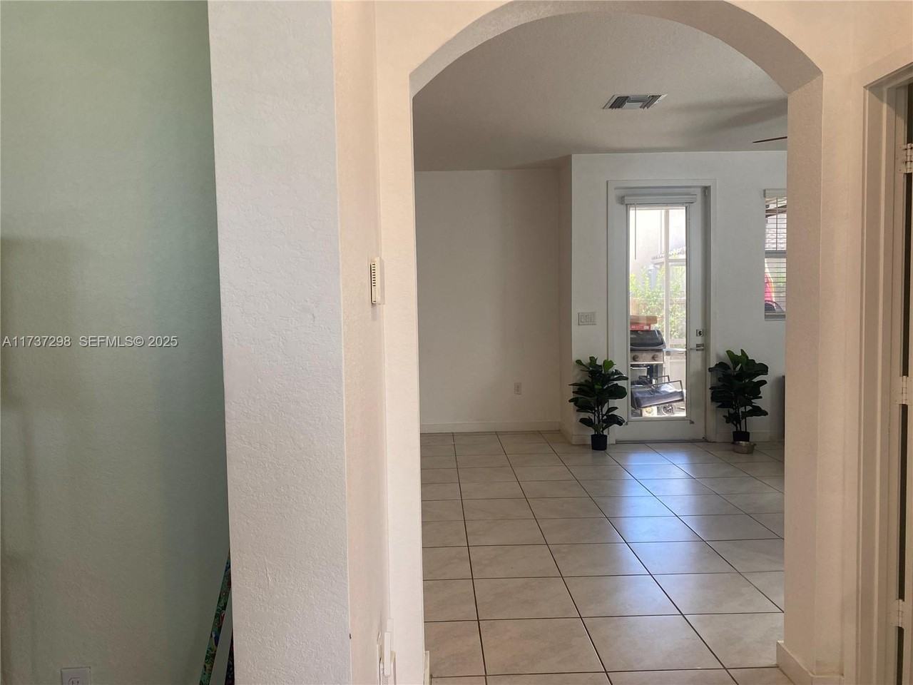 24443 Southwest 118 Avenue - Photo 3 of 37