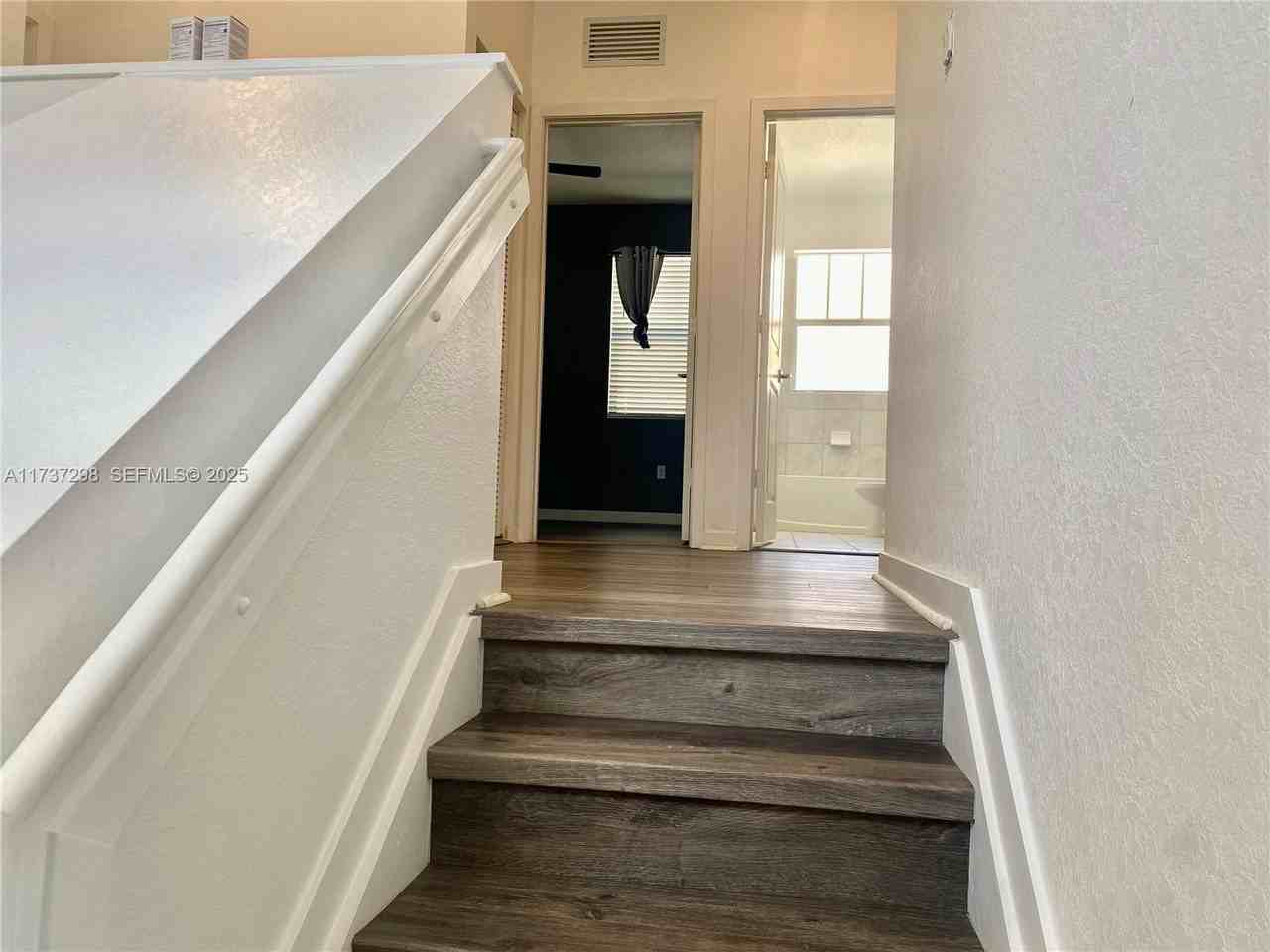 24443 Southwest 118 Avenue - Photo 7 of 37