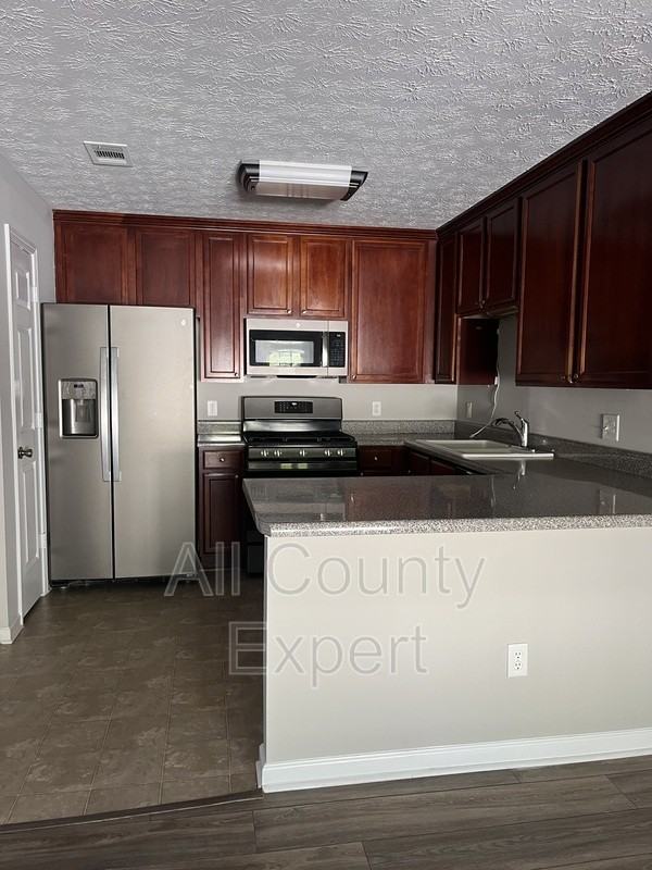 5480 Mountain Top Pl - Photo 5 of 20