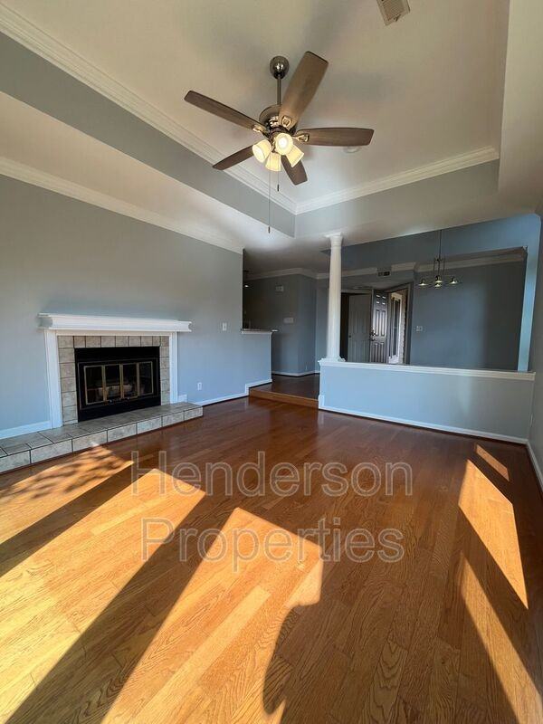 1109 E Morehead St #15 - Photo 3 of 14