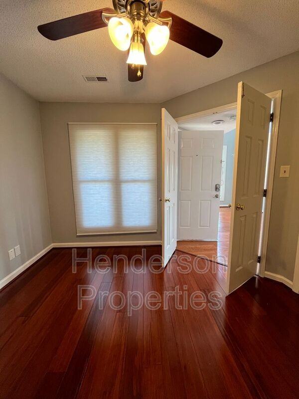 1109 E Morehead St #15 - Photo 7 of 14