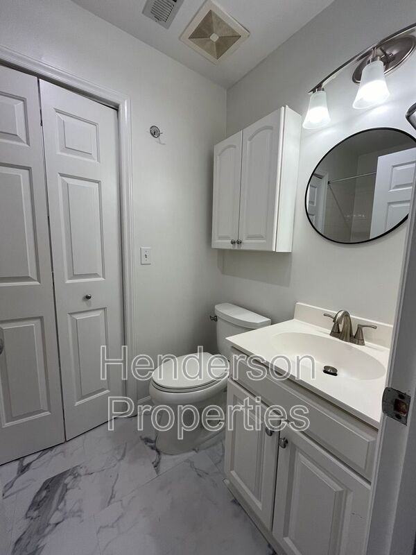 607 Queens Rd #D - Photo 5 of 10