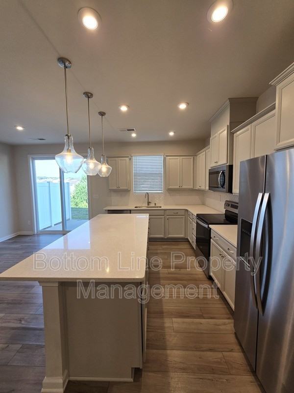 1233 Bigelow St - Photo 4 of 37